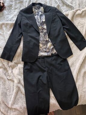 Indochino Two-Piece Tailored Suit Blazer and Trousers Van Gogh interior